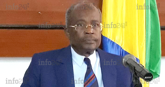 Casimir Oye Mba invite Jean Ping et Ali Bongo à se dépasser pour « débloquer » le Gabon